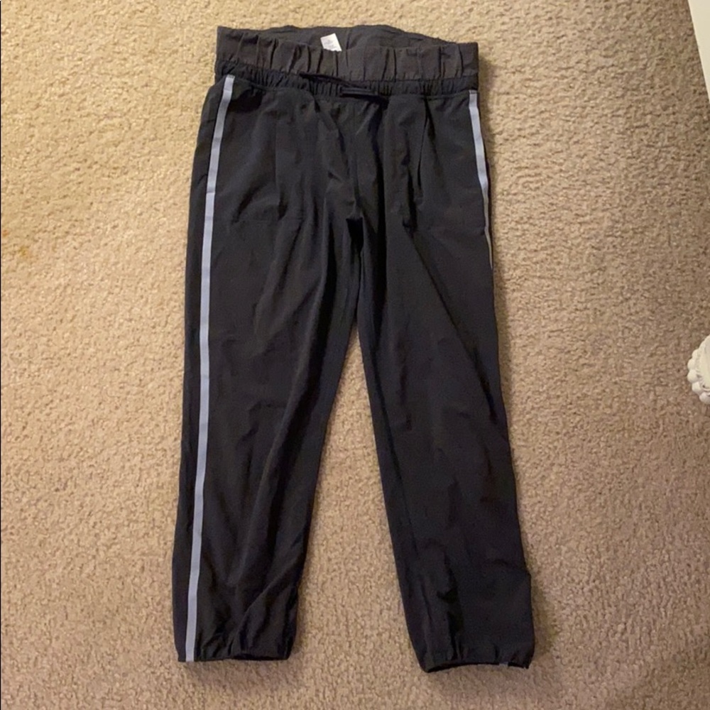 ivivva cropped pants